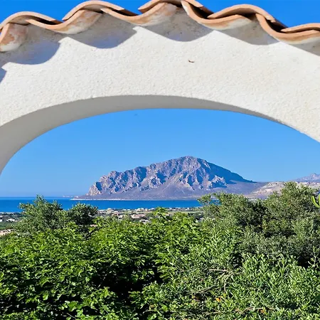 Equipped With Private Pool And Panoramic Sea Views Holiday home