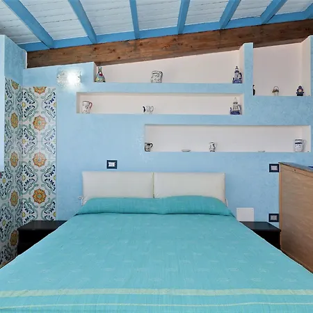 Equipped With Private Pool And Panoramic Sea Views *