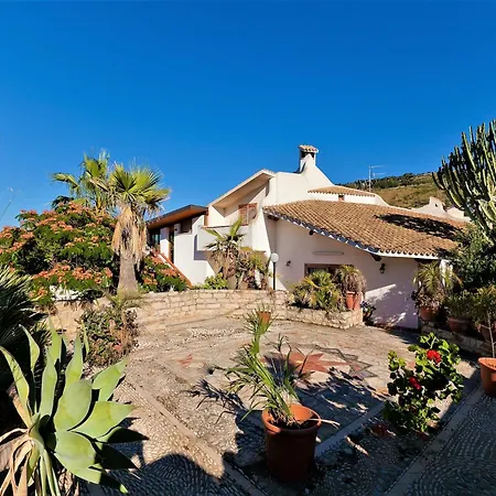 Holiday home Equipped With Private Pool And Panoramic Sea Views Tonnara di Bonagia